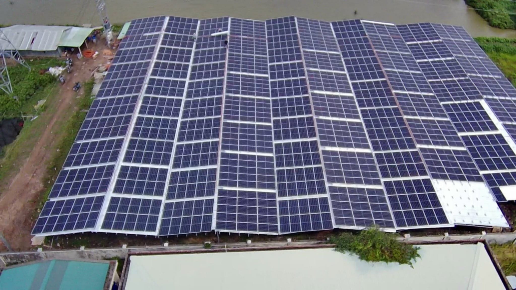 Xưởng Xẻo Nhàu -Kiên giang dùng điện mặt trời bám tải
